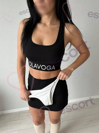 poczatki nienormalnej - escort 