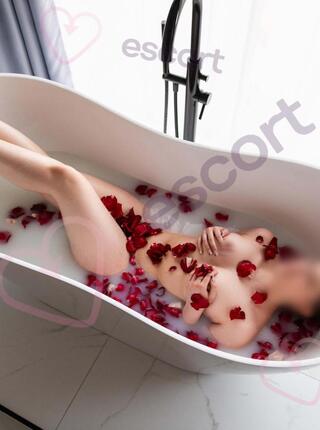 Laura  New Girl - escort Poznan