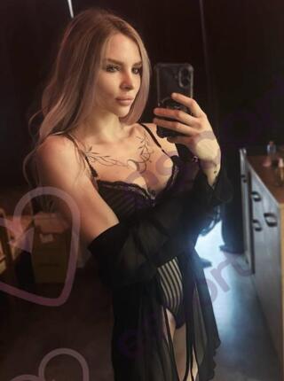 Amelia-parlament - escort Warsaw