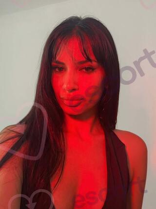 Ostra Amelka - escort 