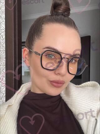 Lilia - escort Warsaw