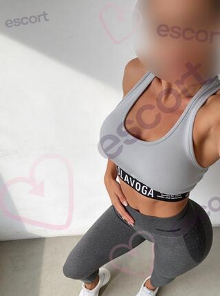 fit milf sexbomb - escort 