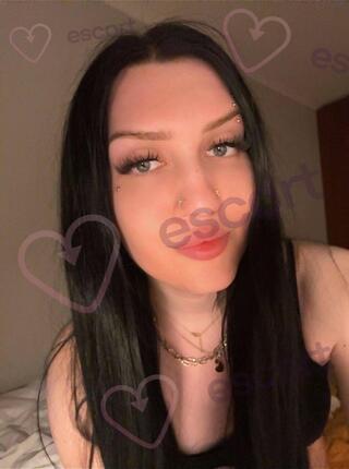 18 Mega Piękna Nastolatka - escort Warsaw