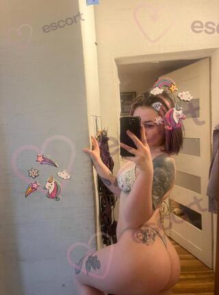 Kinia - escort 