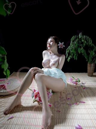 May Japan - escort Warsaw