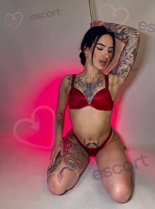 Ostra Wikusia - escort 