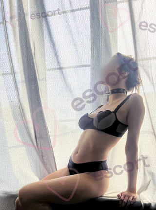 Naomi - dojazd - escort Warszawa