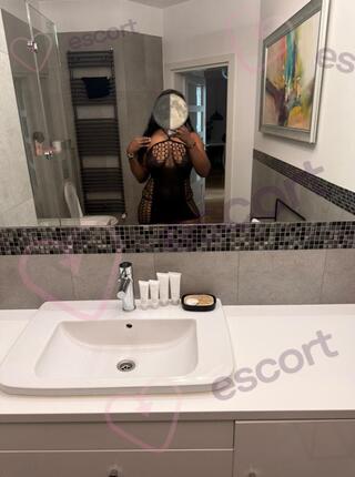 Lesly kontakt SMS - escort Varsovie