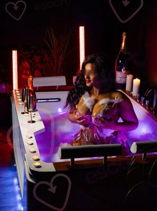 AMARA BE BOSS - escort Varsovia