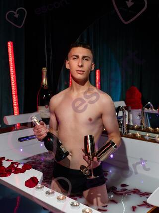 BARDRINKS EROTIK MASSAGE NIKITA - escort Varsovia