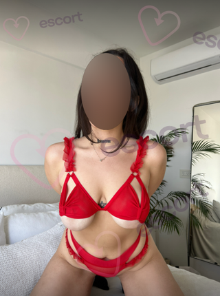 Słodka Szparka Milfa - escort Varsovie
