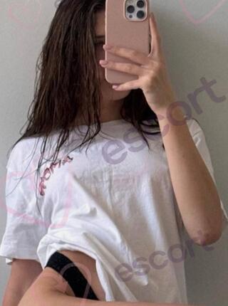 Rianna - escort Wroclaw