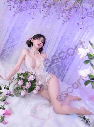 Mika singapore - escort Warschau