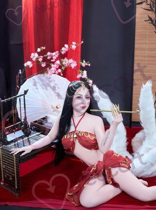 Azjatka  NURU  GFE - escort Warschau