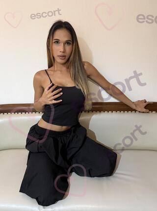 Hot Wiksa - escort 