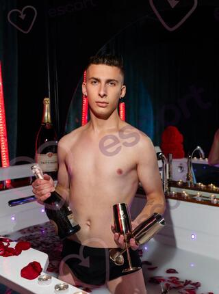 HOT GAY IN THE JACUZZI - escort Varsovia