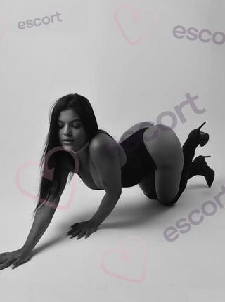 Yesi - escort Warsaw