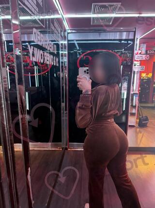 Laury - escort Prague