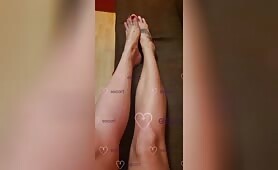 Bogini  zdominuje i stópki