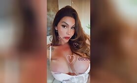 Yasmin Santos.